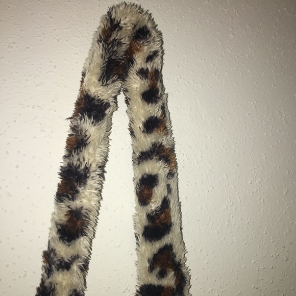 Leopard Print Large Plush/Fur Tote Bag - Picture 3 of 9